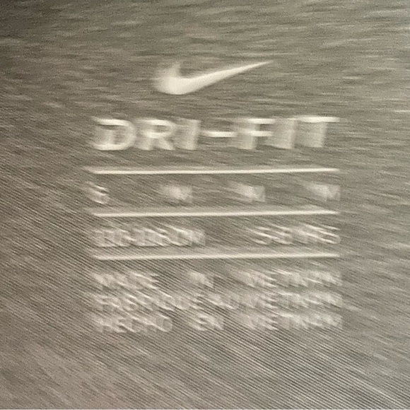 NIKE-GIRLS SIZE 5/6-GRAY AND PINK DRI FIT TOP - Picture 4 of 4